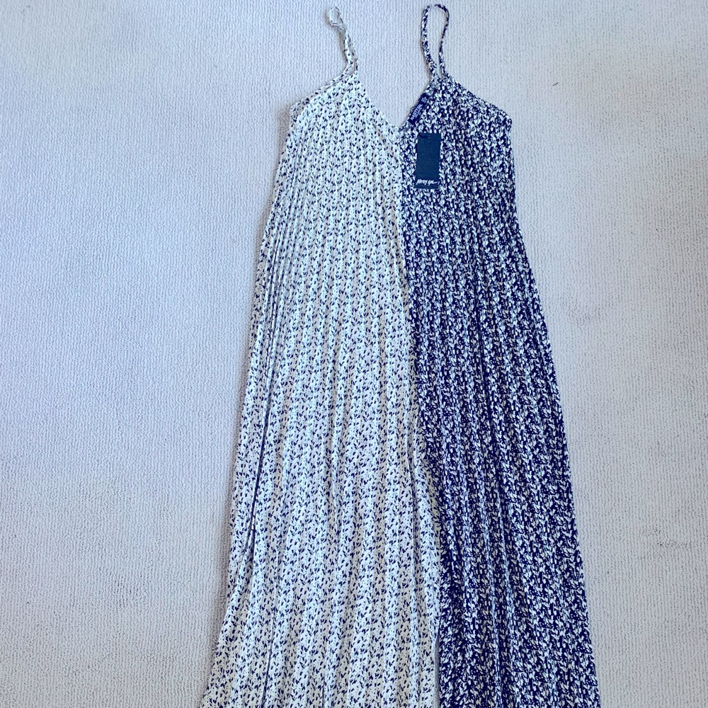 NWT Floral Pleated Wide-leg Jumpsuit
